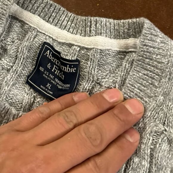 Abercrombie &Fitch Cable Knit Sweater size XL - Picture 4 of 6
